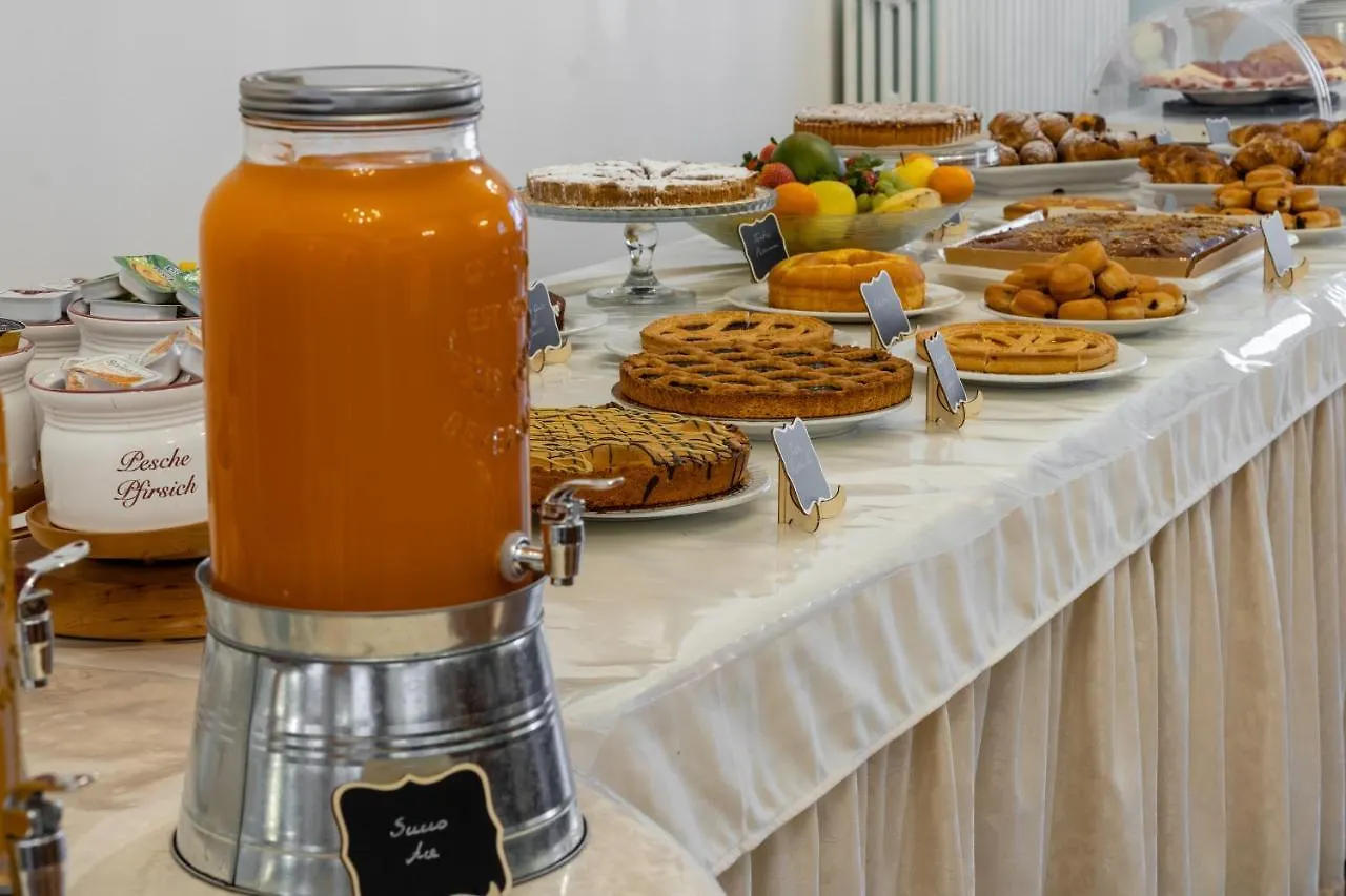 Esedra Hotel Rimini 3*,
