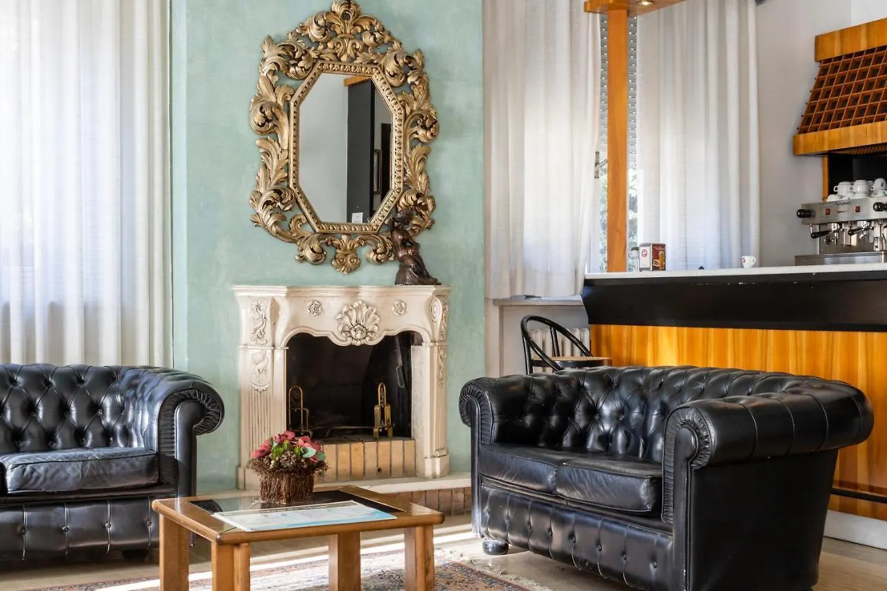 Esedra Hotel Rimini 3*,